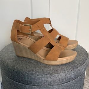 Dr Scholl’s Barton Wedge Sandal in Saddle snake